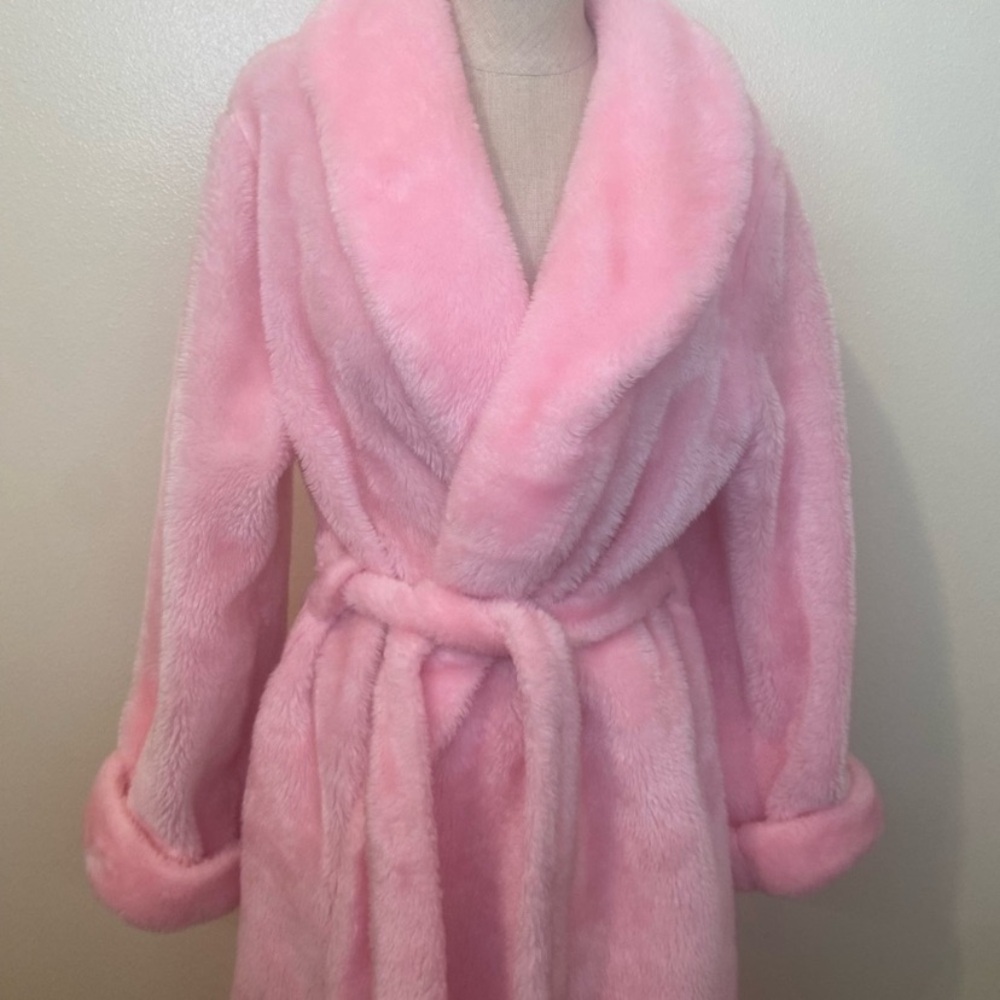 Vintage Vandemere Fluffy Robe